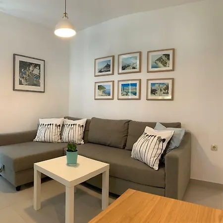 17 Pines Lägenhet Makarska